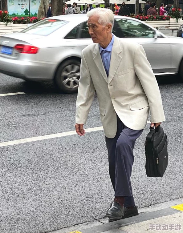 爷爷日遍全家福的说说：感悟亲情与温暖，珍藏每一个幸福瞬间