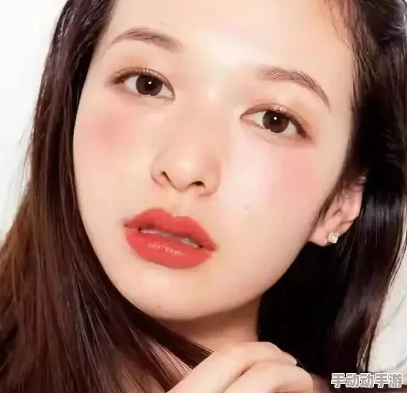 ysl蜜桃色成人麻豆：理解其流行趋势与时尚魅力，展现独特个性与风格