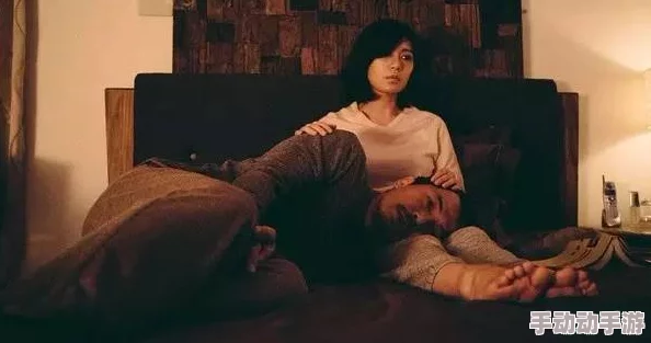 肉妇春潮干柴烈火ⅩXX视频：激情四溢的故事背后，隐藏着怎样不为人知的秘密与情感纠葛？