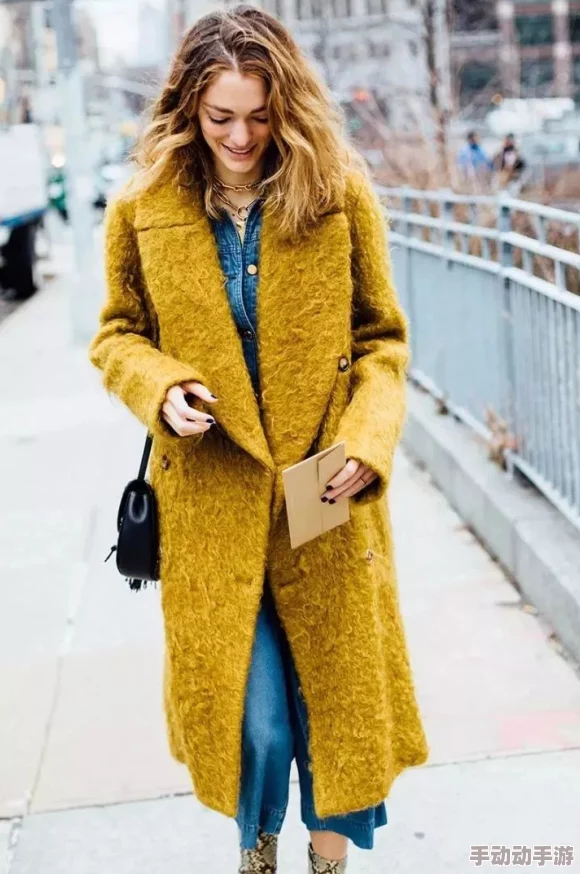 黄三色是哪三色颜色搭配好看?网友热议:明亮的黄色与清新的蓝色、温暖的橙色组合最为吸引眼球! 黄三色是哪三色颜色搭配好看?网友热议:明亮的黄色与清新的蓝色、温暖的橙色组合最为吸引眼球!