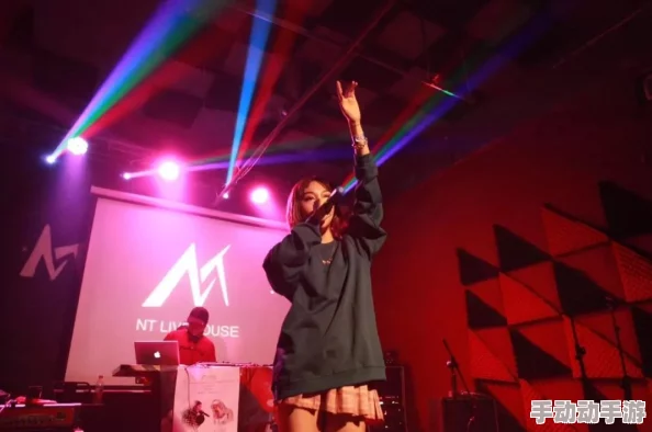 小女孩rapper仙踪林:从童年梦想到音乐舞台的成长历程与创作背后的故事分析 小女孩rapper仙踪林:从童年梦想到音乐舞台的成长历程与创作背后的故事分析