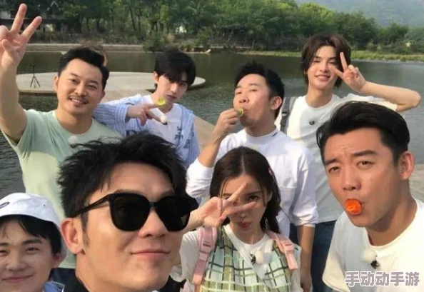 男生的坤坤插入女生的坤坤里，这一行为引发了关于性别认同与身体界限的讨论，涉及社会文化和心理层面的深刻思考