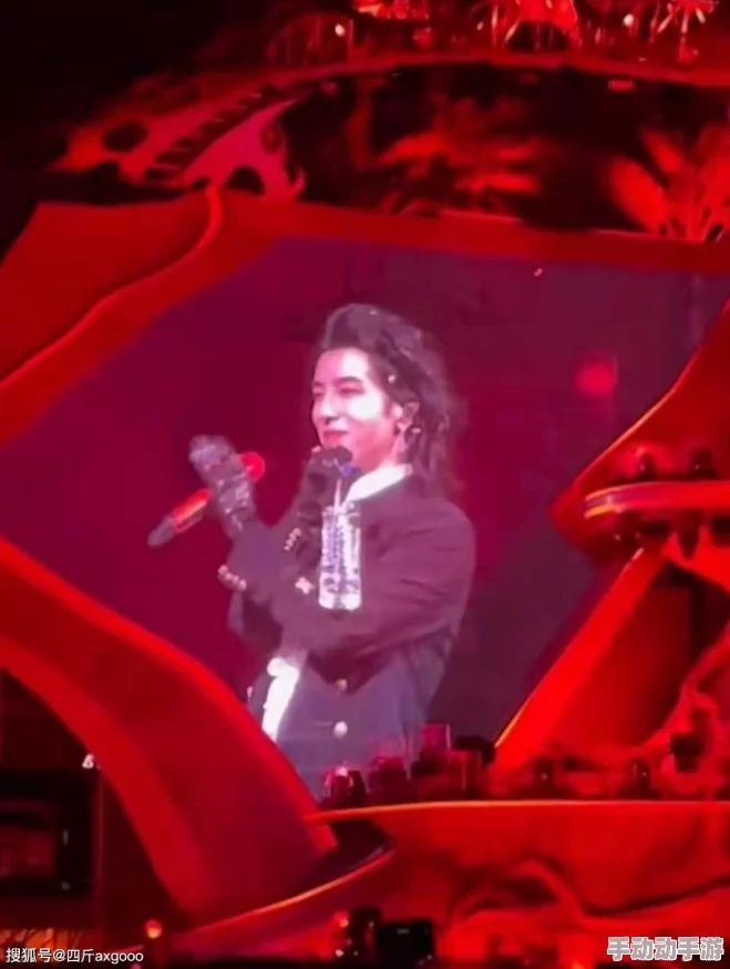 农村低级一丝不拉挂演唱会：网友热议其内容低俗，呼吁加强文化活动的质量与品位提升