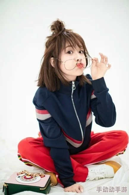 极品粉嫩小仙女小泬69XXv：探讨当代网络文化中可爱形象的影响与表现形式分析