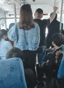 青娱乐久草：最新动态与发展趋势分析，探讨其在当今文化娱乐市场中的影响力与前景