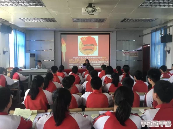 雨中公交李艳：一位普通女性在暴雨中坚守岗位，展现出无私奉献与责任感的动人故事