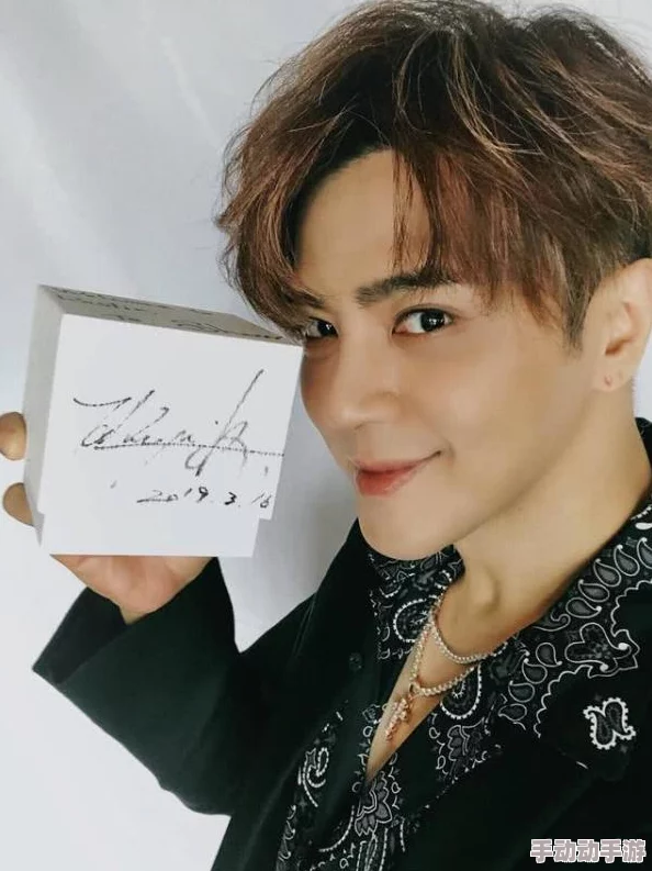 5G影院天天嗨翻天罗志祥：全新科技带来沉浸式观影体验，罗志祥亲临现场与粉丝互动，共享视听盛宴