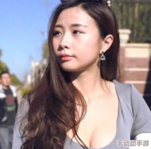 张悠雨玉-门-打-开-大-腿-张-开-图片，探讨其文化背景与艺术表现手法的深层次意义与影响