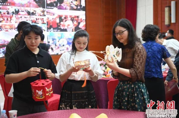 苏娅李文雯双飞闹元宵，欢庆传统佳节，共享团圆时刻与美好祝愿的精彩瞬间