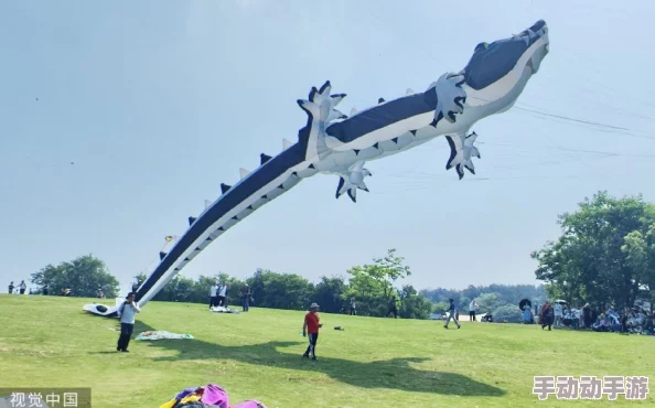 动漫美女100%露奶头:最新动态与粉丝反响,探讨作品背后的艺术表现与文化影响 动漫美女100%露奶头:最新动态与粉丝反响,探讨作品背后的艺术表现与文化影响