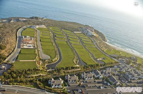 海角-原创：探讨海岸生态保护与可持续发展的重要性及其对社区经济的影响