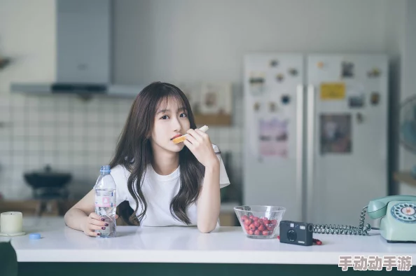 炕头淑芬翘起大白屁股:这是一幅描绘生活场景的画面,展现了人物在温暖炕头上的轻松姿态与幽默感 炕头淑芬翘起大白屁股:这是一幅描绘生活场景的画面,展现了人物在温暖炕头上的轻松姿态与幽默感