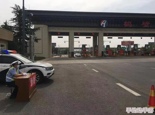 18岁带纸巾请进入：年轻人如何在社交场合中应对突发情况的心理与行为研究