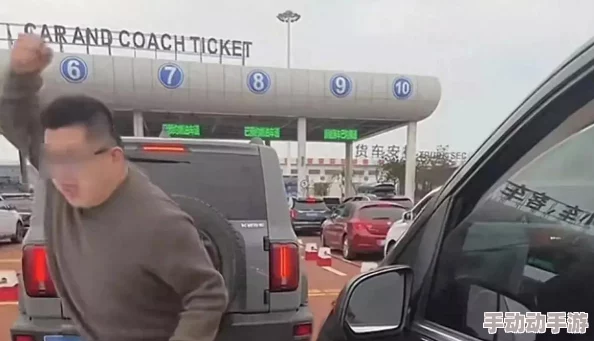 老头老太性行交视频＂曝光，背后隐藏的秘密让人震惊，网友评论瞬间炸锅！