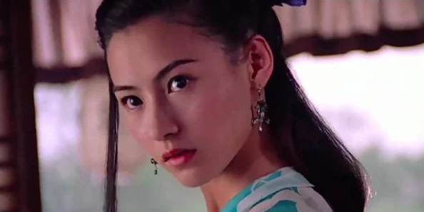 绝代仙子的沦丧十五集＂引发热议：昔日绝艳女神竟被曝光令人震惊的黑暗秘密！