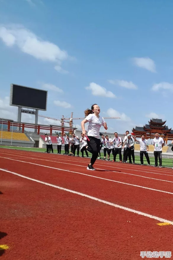 超级凌乱的校园运动会标签：各项赛事混乱不堪，学生们如何应对这一场面？