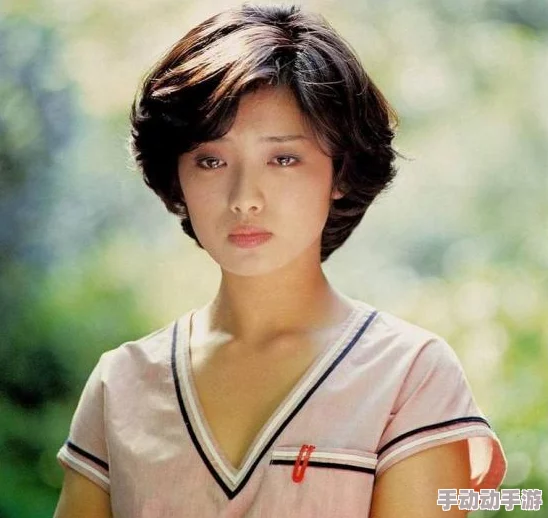 全家共享小红：传言小红是某大佬私生女，身世扑朔迷离