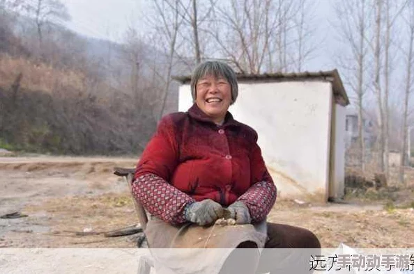 53岁大妈山坡做皮肉生意的原因：竟是为了治愈重病！背后令人震惊的故事曝光！