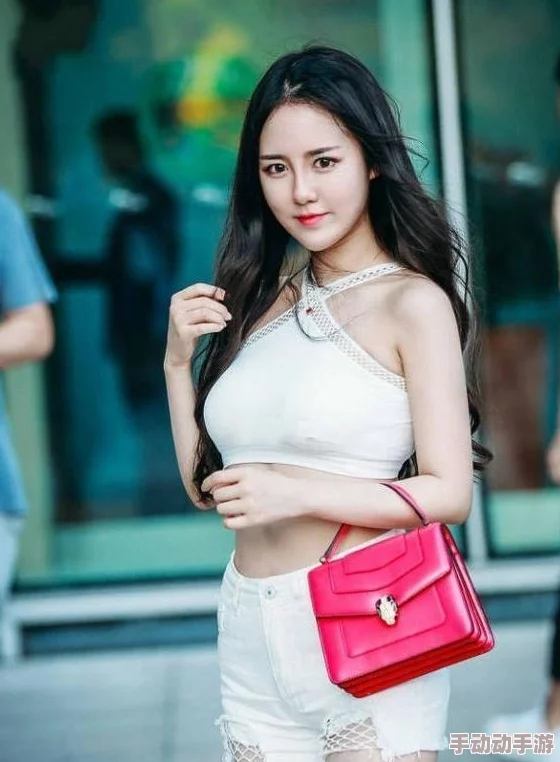 美女露%100,展现无与伦比的魅力与自信,吸引众多目光,引发热议和讨论 美女露%100,展现无与伦比的魅力与自信,吸引众多目光,引发热议和讨论