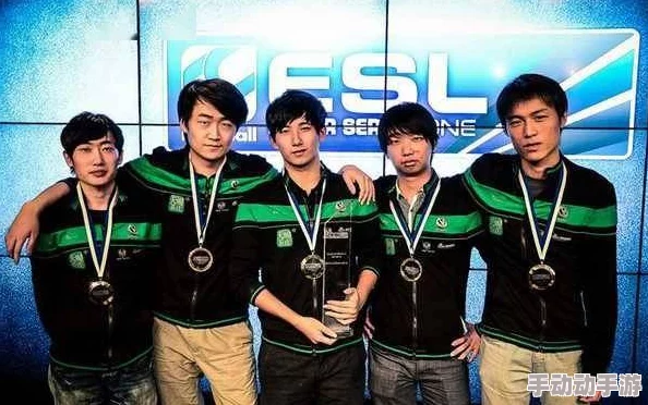 男生将坤坤赛季女生的定眼免费，竟引发全网热议，网友疯狂评论直呼太不可思议！