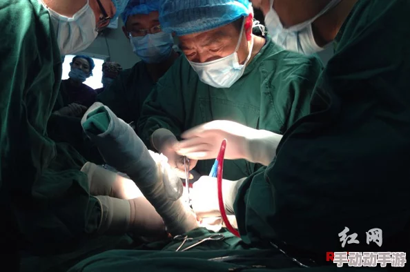 男人割了皮包什么样子要手举着呢？震惊！真实手术过程曝光，伤口竟然如此惊人，不可思议！