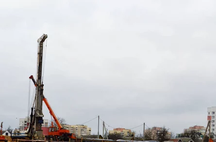 东北打桩机2023gray：新技术助力基础设施建设，提升施工效率与安全性