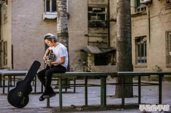 姬小满吃狂铁坤!震撼现场观众,粉丝疯狂围堵,背后真相令人意想不到! 姬小满吃狂铁坤!震撼现场观众,粉丝疯狂围堵,背后真相令人意想不到!