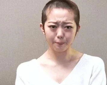 黑料网今日曝料：震惊全网！知名明星涉嫌重磅丑闻，瞬间引发热议和争议！