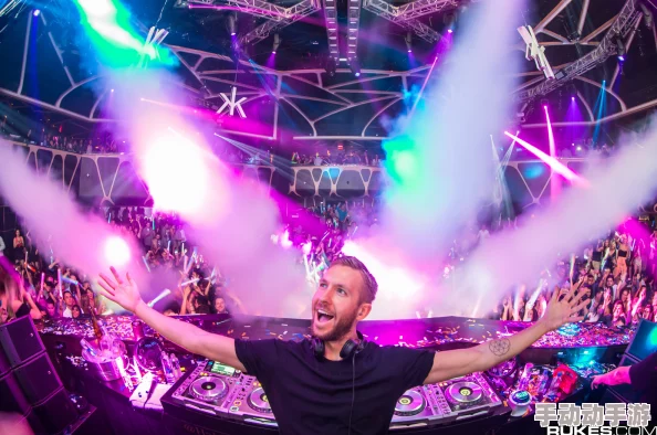 麻花星空mV视频最新进展:全新视觉效果与音乐元素的完美结合,带你领略不一样的视听盛宴 麻花星空mV视频最新进展:全新视觉效果与音乐元素的完美结合,带你领略不一样的视听盛宴