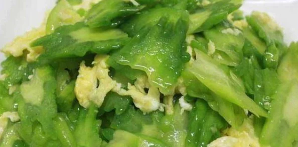 桃园深处有人家:如何获取苦瓜及制作苦瓜炒蛋的独家配方 桃园深处有人家:如何获取苦瓜及制作苦瓜炒蛋的独家配方