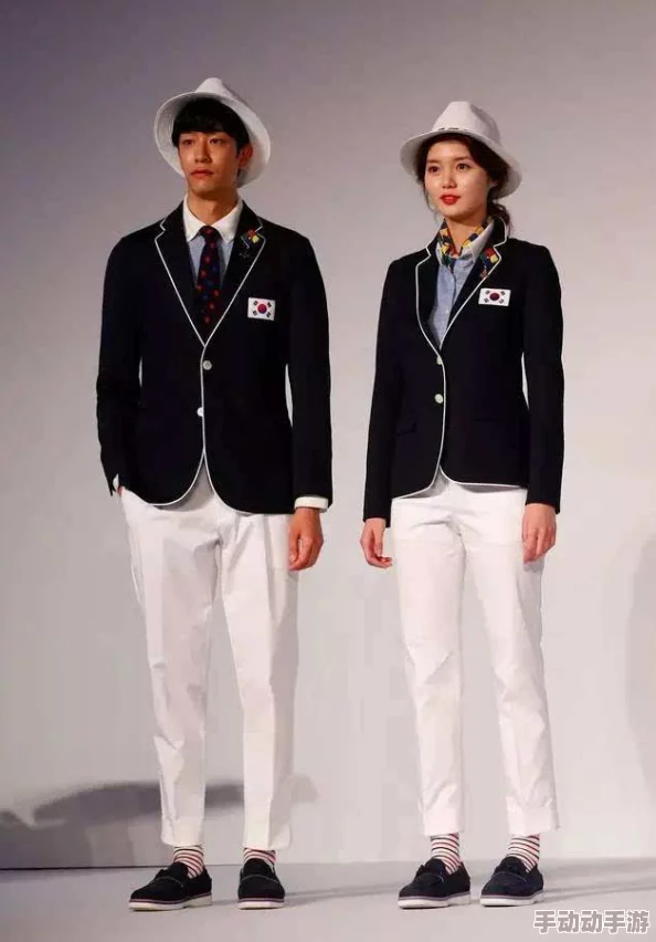 震惊！欧美日韩制服竟然隐藏着这些不为人知的秘密，时尚背后暗藏玄机，引发全球热议！