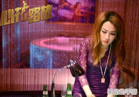 美女被欲望包围，享受至爽高潮痉挛的瞬间，释放内心无尽的渴望与激情