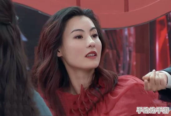 张柏芝下面毛黑黑，网友热议其个人形象与公众期待之间的差距，引发对明星私生活的广泛讨论与关注