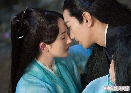 墨渊进入白浅了，网友热议：这对CP的感情发展会如何影响后续剧情？粉丝们期待更多甜蜜瞬间！