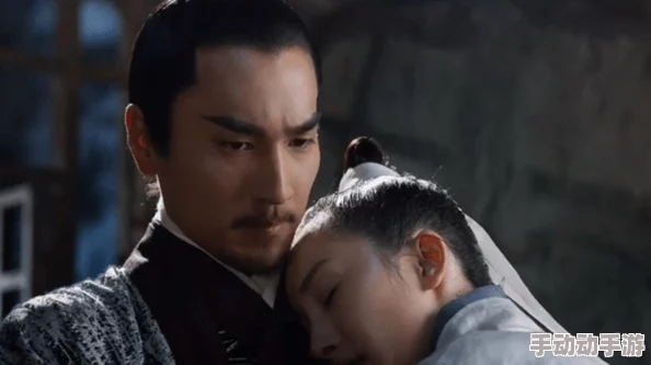 墨渊进入白浅了，网友热议：这对CP的感情发展会如何影响后续剧情？粉丝们期待更多甜蜜瞬间！