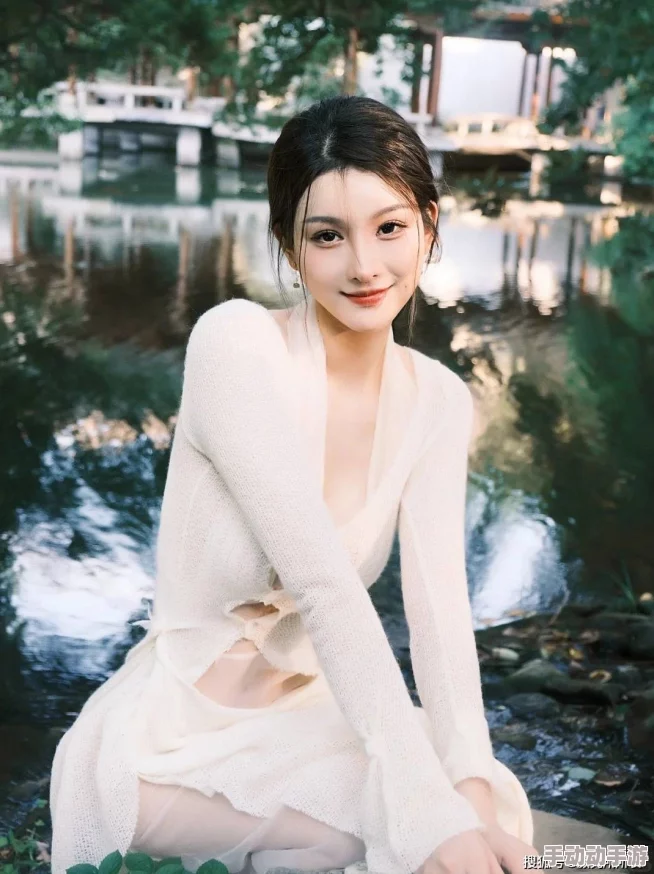 美女极品尤物在线观看:最新时尚潮流引领者,展现独特魅力与风格的完美结合,吸引众多粉丝关注与热议 美女极品尤物在线观看:最新时尚潮流引领者,展现独特魅力与风格的完美结合,吸引众多粉丝关注与热议