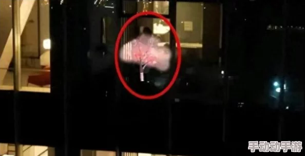 不忠电梯口大尺度视频引发热议，网友纷纷讨论道德底线与隐私权的界限，事件背后隐藏着怎样的社会问题？