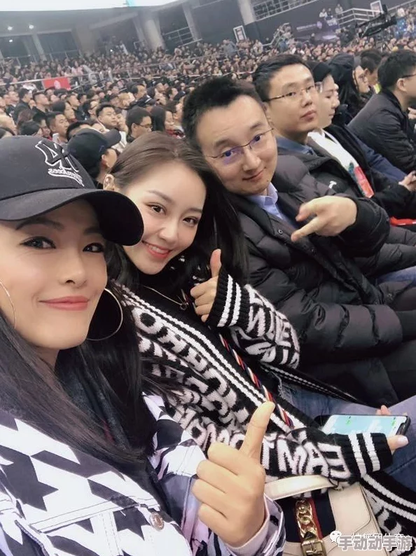 亚洲视频二区：最新动态引发热议，网友热衷讨论新剧集与明星互动的背后故事