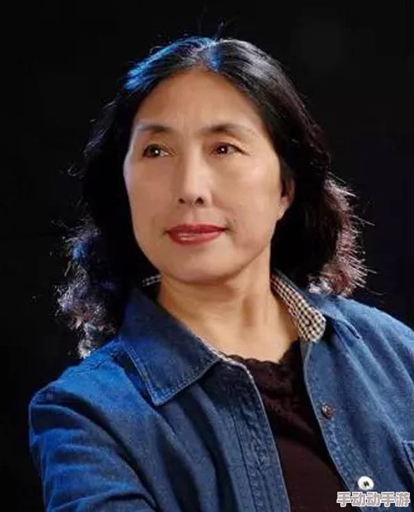 四川少妇：一位来自四川的年轻女性，她的生活故事和经历引发了社会各界的关注与讨论，展现了当代女性的多样性与挑战
