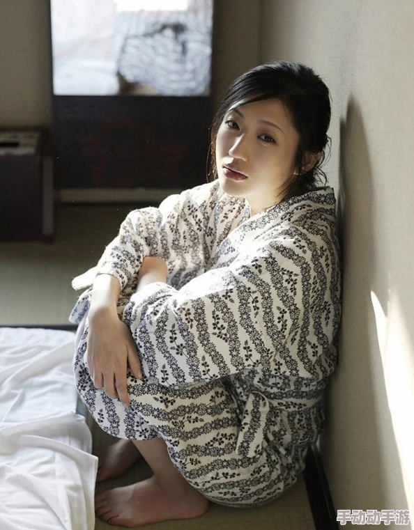 GVH-148禁断介护饭山香织：一场情感与伦理的深刻交织，令人反思人性边界的作品