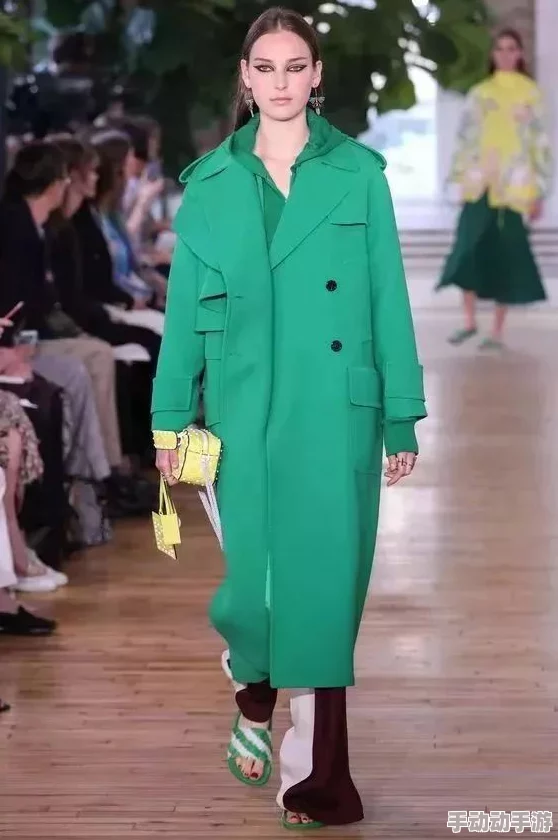 国产精品色哟哟：新一季流行色彩趋势发布，时尚界引领潮流的秘密武器大揭秘！