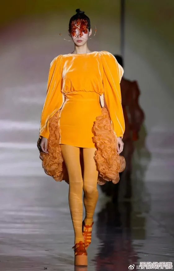 国产精品色哟哟：新一季流行色彩趋势发布，时尚界引领潮流的秘密武器大揭秘！