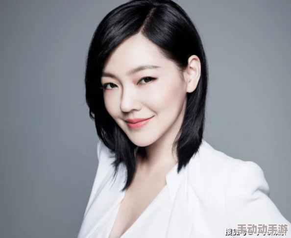 女侠美妇趴伏承受呻吟苏美斓，热议新剧角色塑造与演员演技引发观众共鸣，社交媒体上讨论不断升温