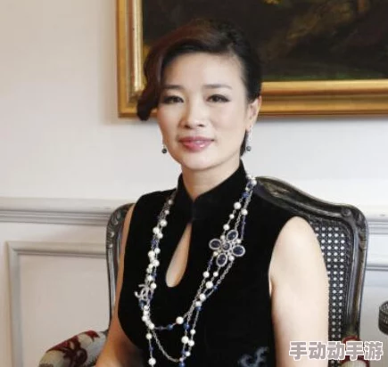 丰满岳乱妇在线观看中字无码，带你领略不一样的视听盛宴，感受剧情中的情感波动与冲突