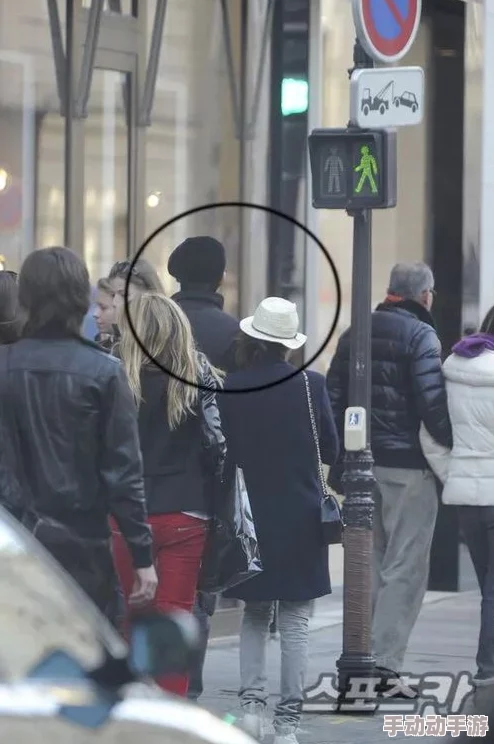 fuqer xxxx:明星背后的秘密恋情曝光,令人震惊的真相引发热议! fuqer xxxx:明星背后的秘密恋情曝光,令人震惊的真相引发热议!