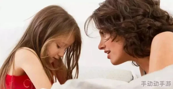 乱伦第一页：揭示家庭关系中的禁忌与冲突，探讨社会对这一现象的反应与影响