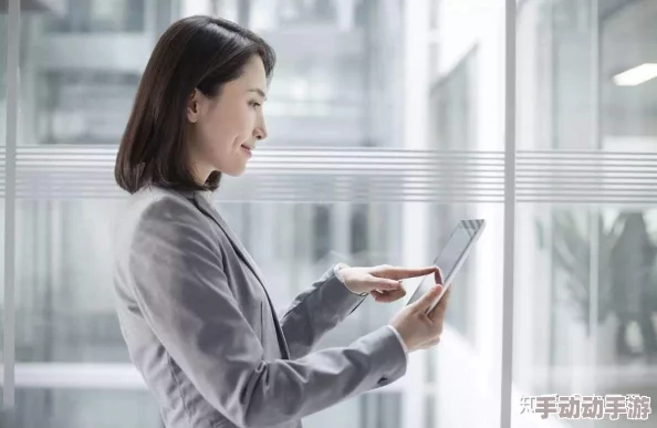 白洁和孙倩：两位女性在职场与生活中的奋斗故事，展现了现代女性的坚韧与智慧