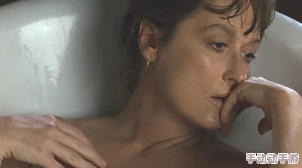 美妇和公的情乱：一段禁忌之恋的背后，揭示了人性深处的欲望与挣扎，令人唏嘘不已