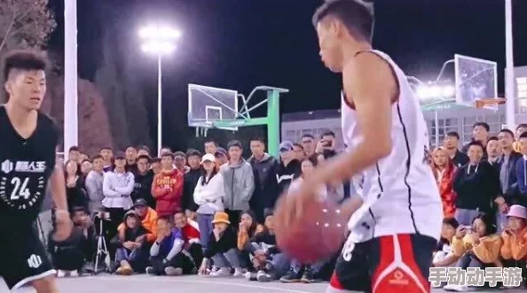 抖动两个球球舞：全新舞步挑战你的节奏感，带你体验不一样的舞蹈魅力与乐趣！