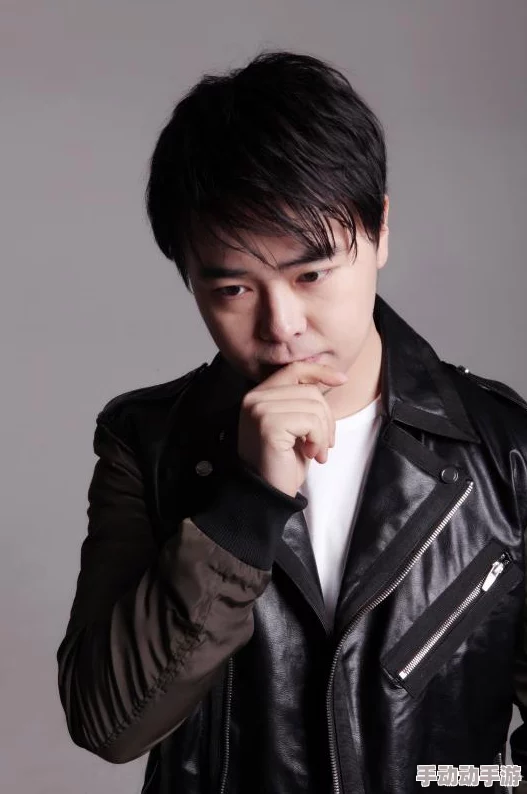 男男高黄小说：最新热门作品推荐与读者互动活动，畅谈情感与故事背后的深意